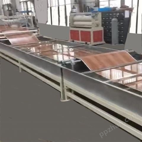 LVT地板片材卷材生产线机械设备加工